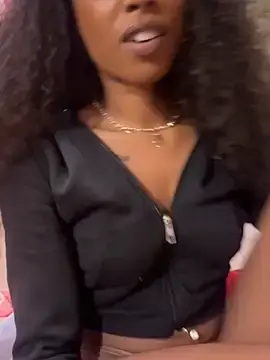 Mismialove  live sex cam