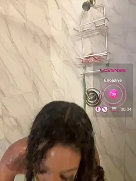 Mismialove  live sex cam