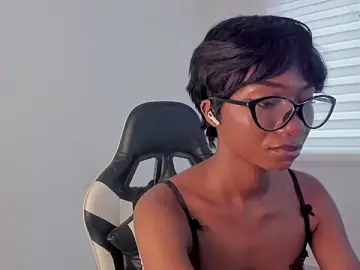 SavannahWildee  live sex cam