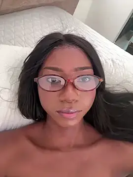 SavannahWildee  live sex cam