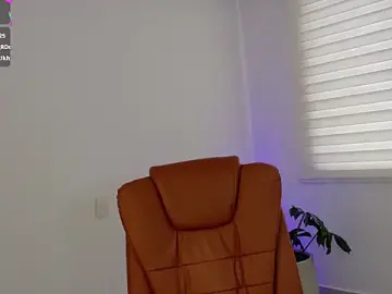 SavannahWildee  live sex cam