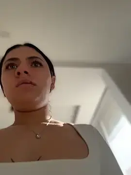 Shanell_c  live sex cam