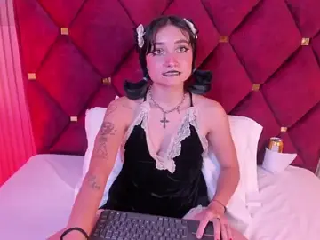 Alaskaraven  live sex cam