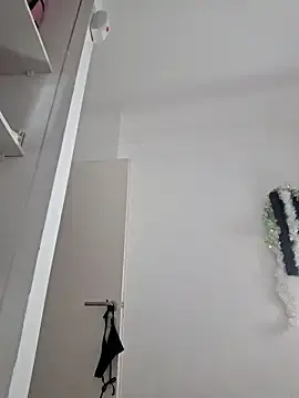 Goddessfoxyla  live sex cam