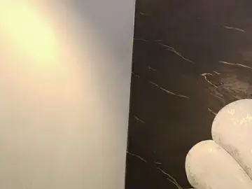 Kissme_luna  live sex cam
