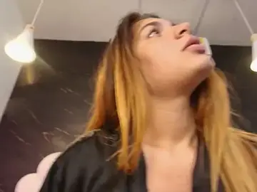 Kissme_luna  live sex cam