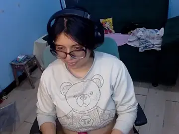 Ohmysqueak  live sex cam