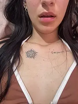 Mel_freitas  live sex cam
