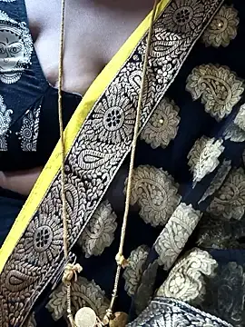 TAMIL_ELAKKIYA  live sex cam