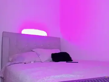 Miley_saens  live sex cam
