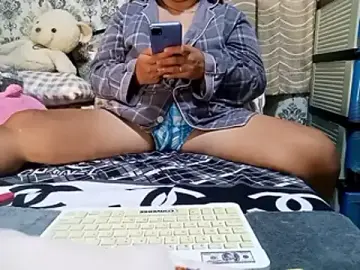 Amarah_iwamoto69  live sex cam