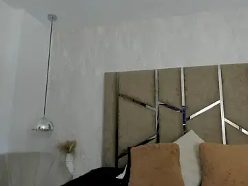 Bella_hadiid_  live sex cam