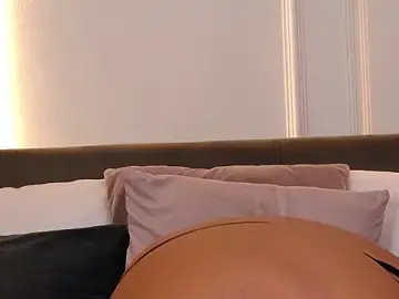 EmyHilton  live sex cam