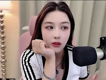 Queenqiao  live sex cam