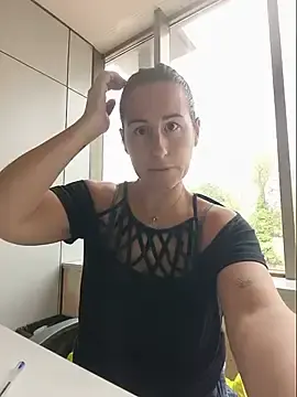 Bichota85  live sex cam