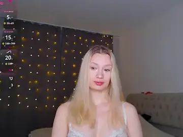 Heyblondy  live sex cam