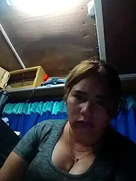 Lucyervez  live sex cam