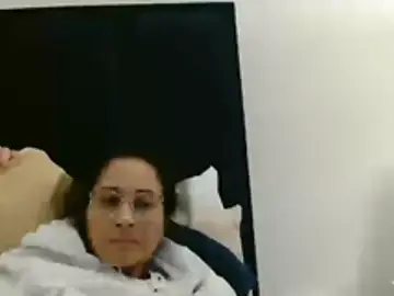 Shelly-Cougar  live sex cam