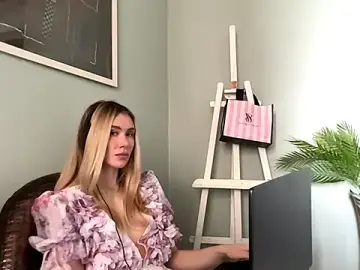 Alicesuperstar  live sex cam