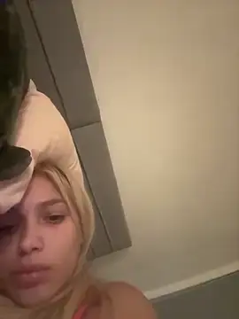 Brazilianblond  live sex cam