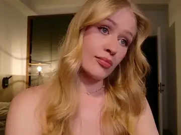JuliaJaee  live sex cam