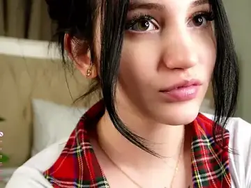 LeanaMolski  live sex cam