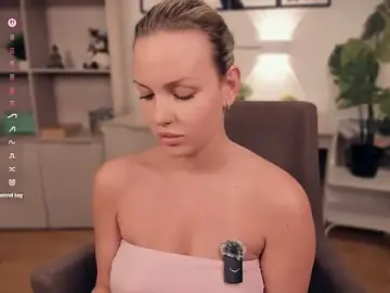 SilentHowl  live sex cam