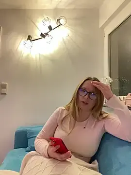 YoungJoyce  live sex cam