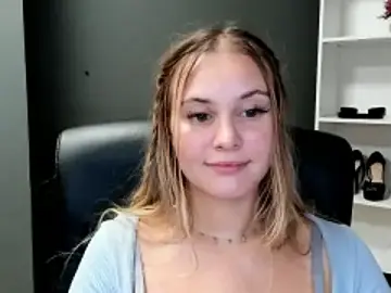 Kitty_valeria  live sex cam