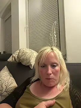 Yes8825  live sex cam