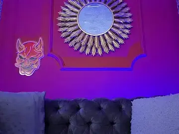 Julieta_Russell  live sex cam