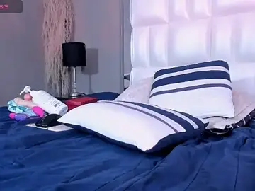 MILF_AURORA  live sex cam
