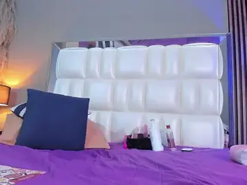 MILF_AURORA  live sex cam