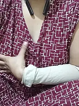 Mallupriyapriya  live sex cam