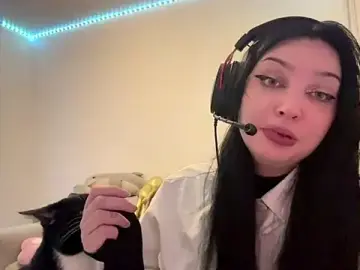 BernieceCristofaro  live sex cam