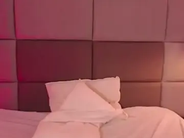 Mia_h_  live sex cam