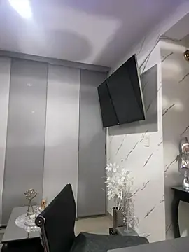 LARIANA_RIVERA23  live sex cam