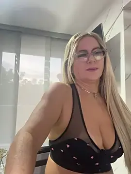 LARIANA_RIVERA23  live sex cam