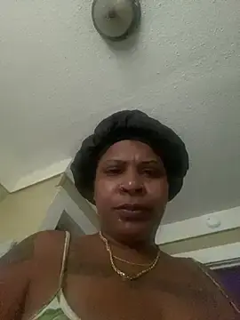 Juicy92  live sex cam