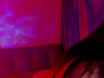 Lucianaroush  live sex cam