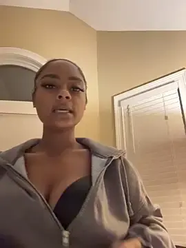 Noelle-XOX  live sex cam