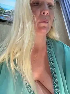 EmmaInLove23  live sex cam