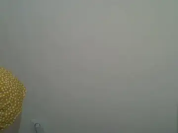 ViraVrema  live sex cam