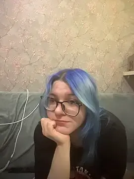 Altuwka  live sex cam