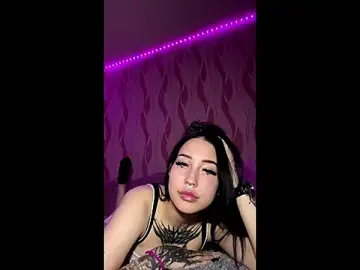 Greeneyedlauren  live sex cam