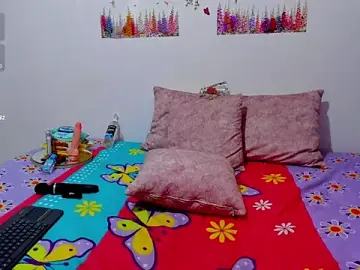 MarillinMoon  live sex cam