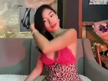 Rubywangg  live sex cam