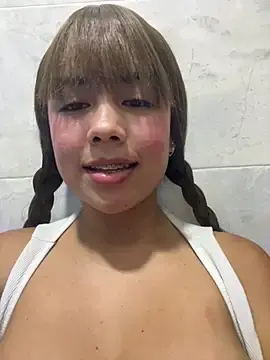 Coral_tre  live sex cam