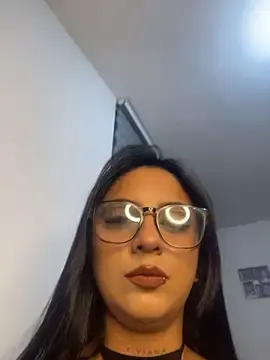 Sativa_b  live sex cam