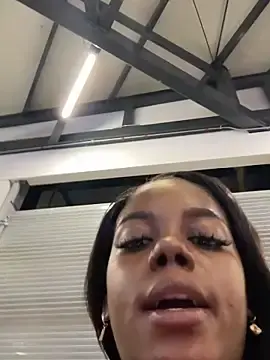 Alahia10  live sex cam